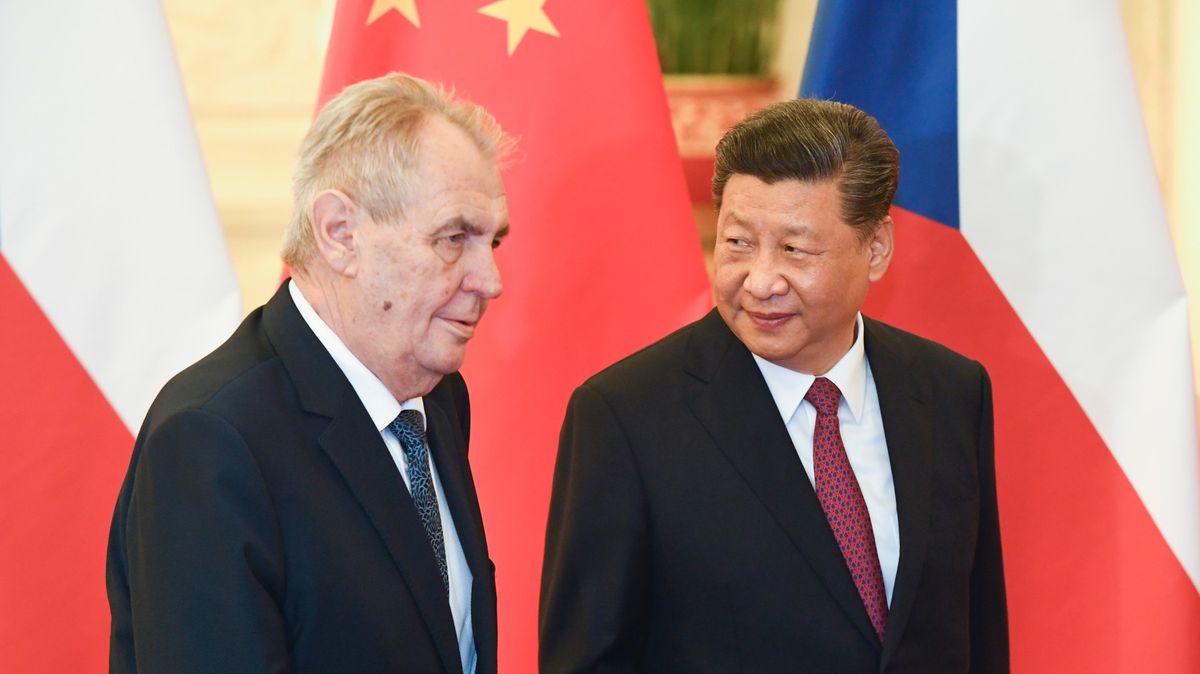 O čem se bavili Si Ťin-pching a Zeman? Obě strany tvrdí něco jiného